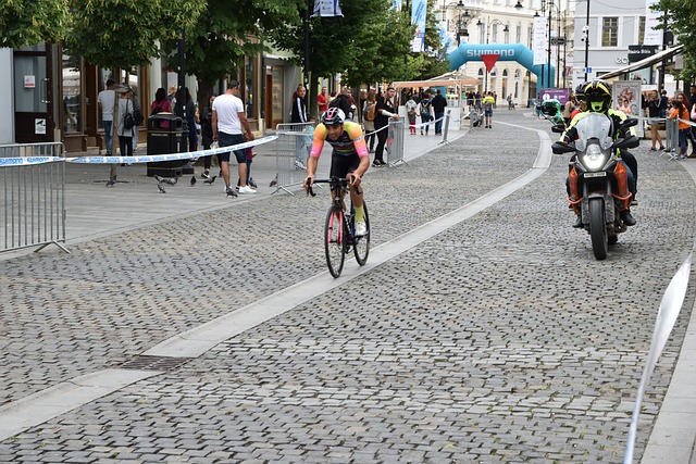 而在防守端 而在防守端